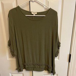 Umgee Women's Linen Fringe Boho Shabby Chic Top - Size Small